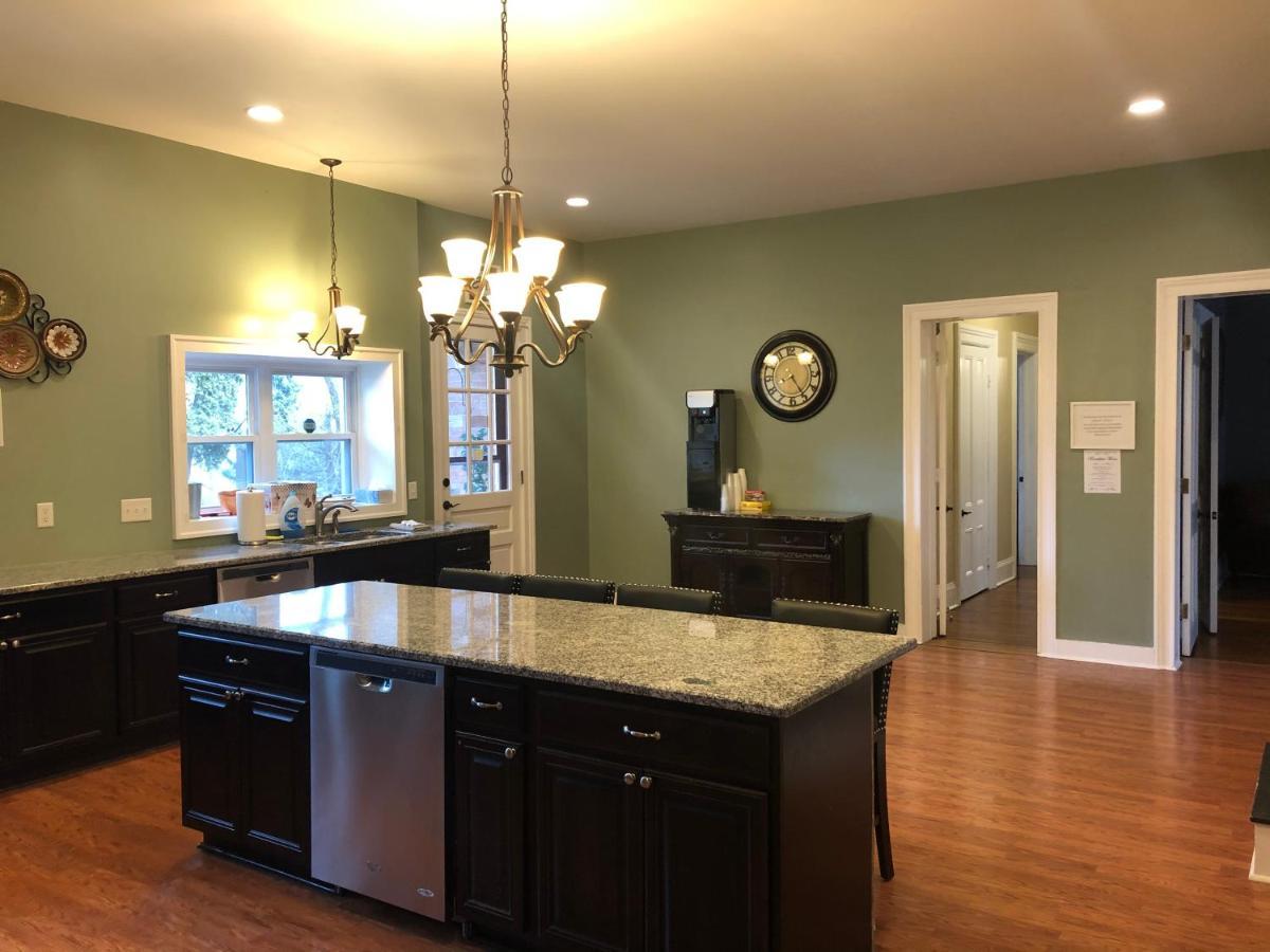 Cook Mansion Bed & Breakfast Montour Falls ภายนอก รูปภาพ