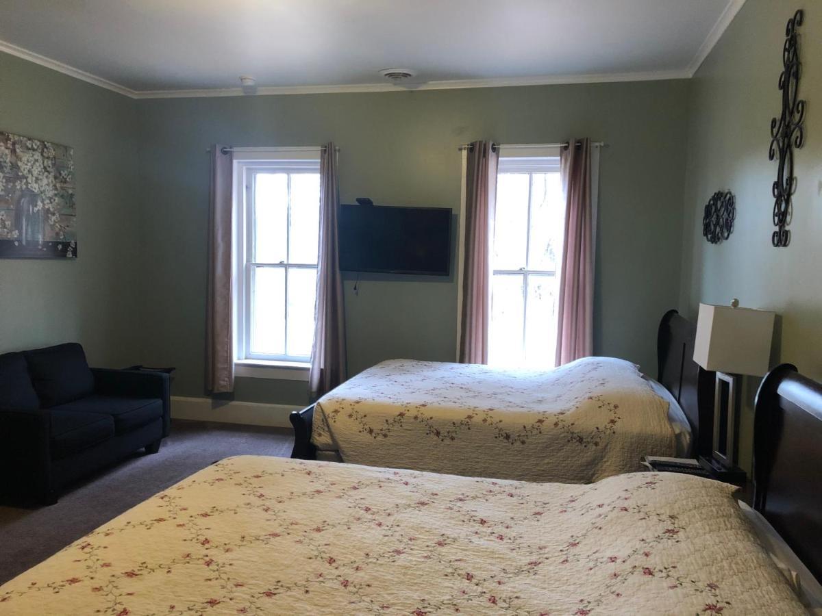 Cook Mansion Bed & Breakfast Montour Falls ภายนอก รูปภาพ